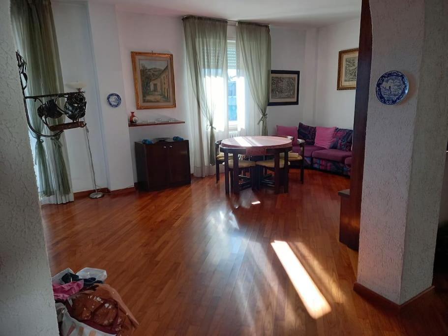 Casa Lola Apartman Livorno Kültér fotó